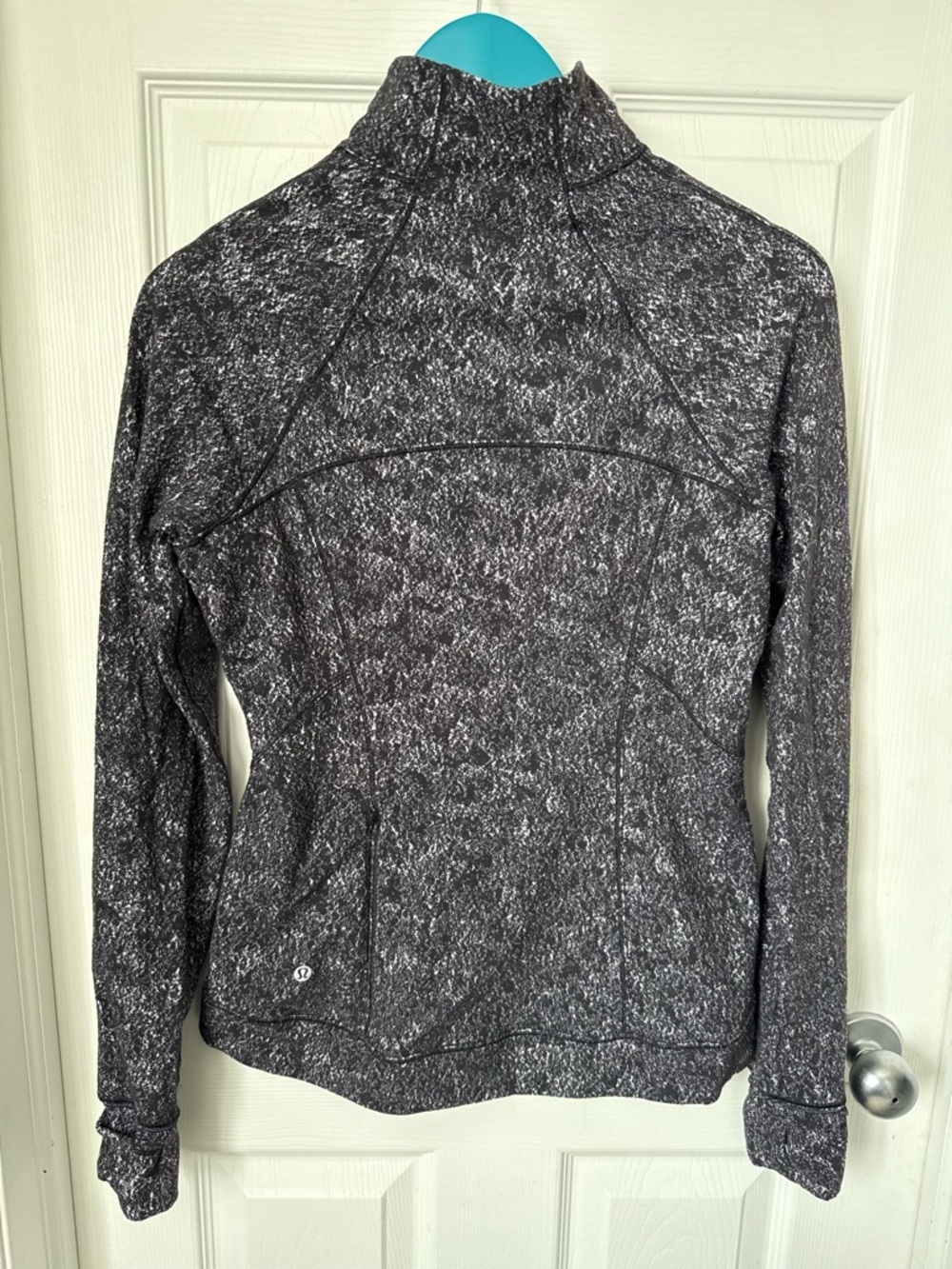 Lululemon Outrun the Elements 1/2 Zip | Size 8. | black and white - Picture 3 of 10